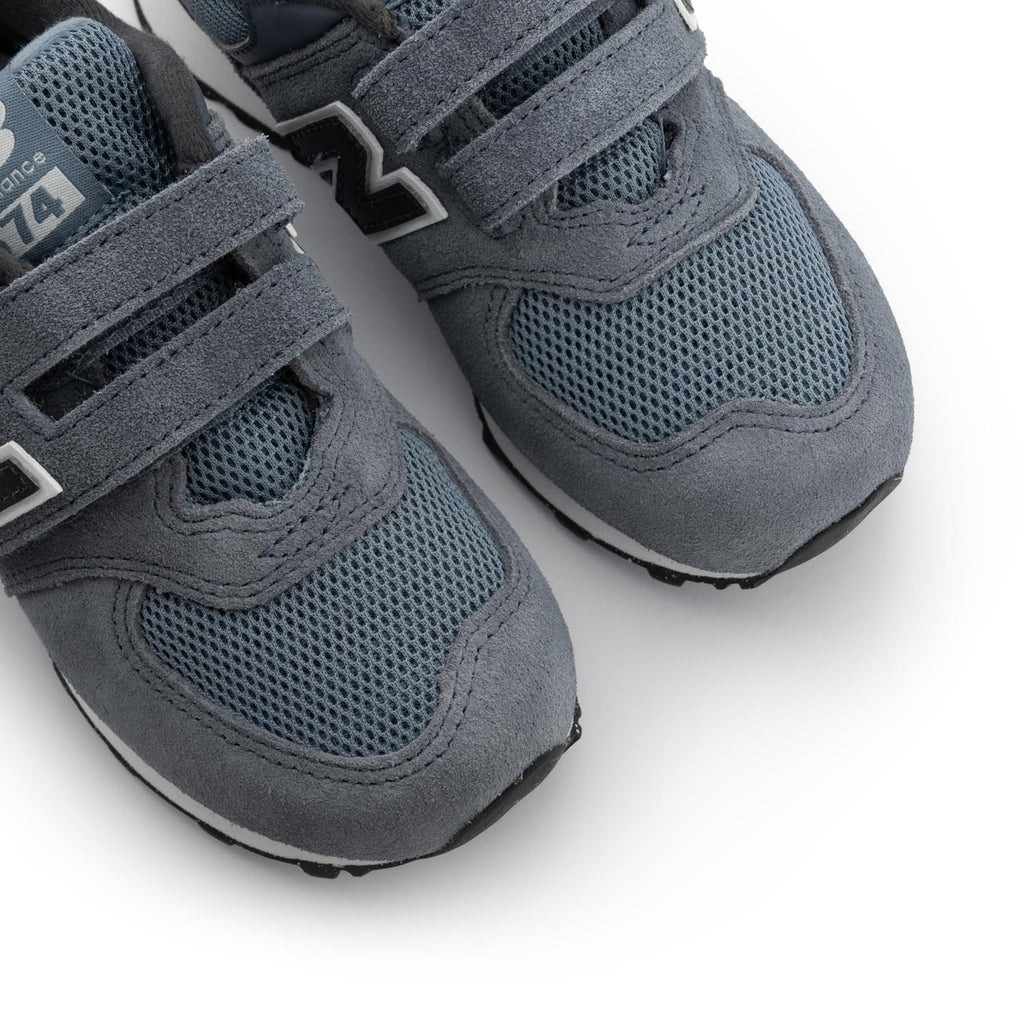 Deportiva azul jeans con velcro PV574GGE de New Balance - Deportiva con velcro azul jeans PV574GGE de New Balance