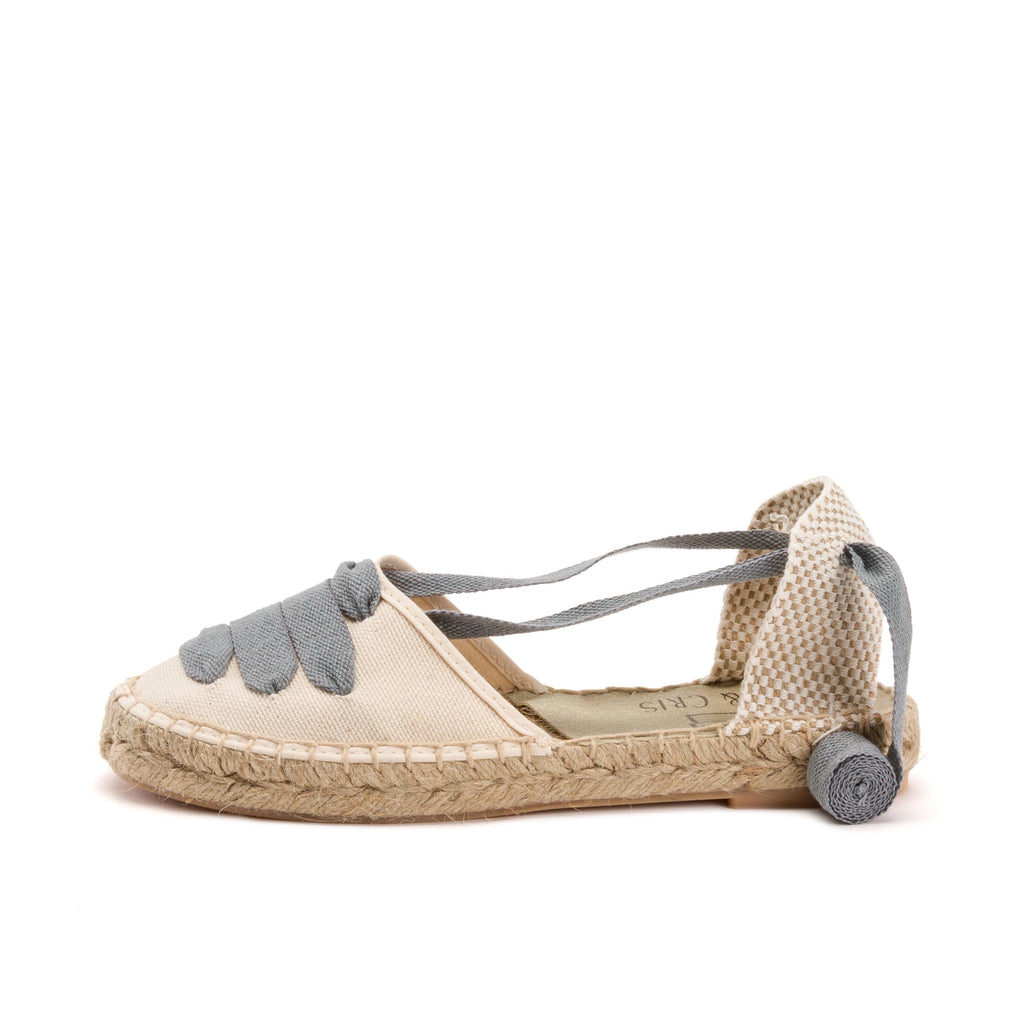 Alpargata cerrada crudo/gris con cintas REGCORTA Pepa&Cris - REGCORTA-446-1.jpg