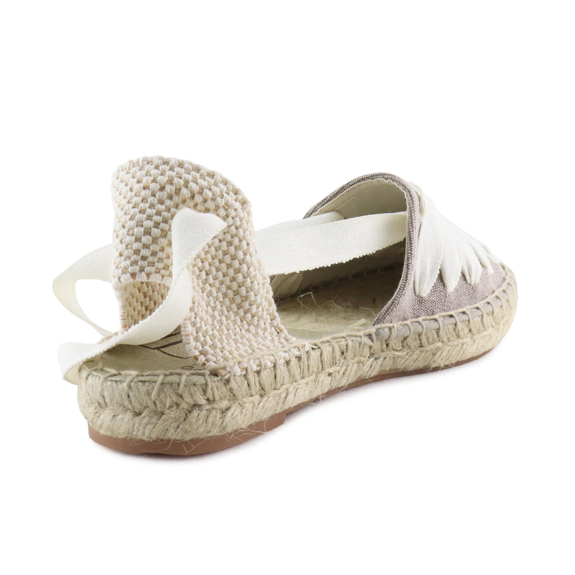 Alpargata cerrada beige de cintas REGIONAL Pepa&Cris - REGIONAL-129-3.jpg