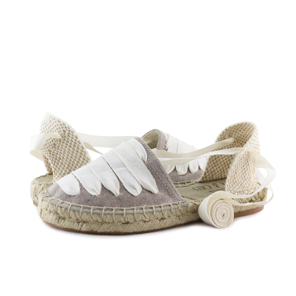 Alpargata cerrada beige de cintas REGIONAL Pepa&Cris - REGIONAL-129-2.jpg