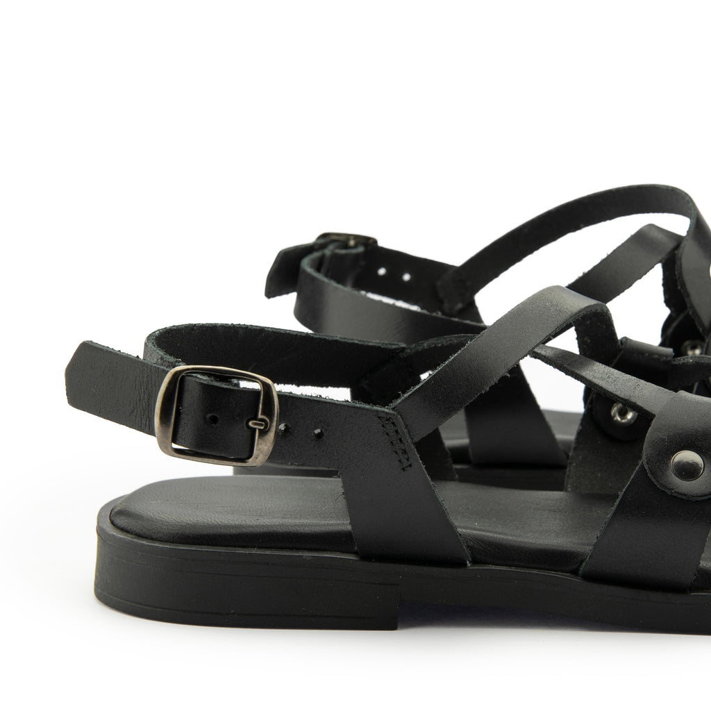 Sandalia plana negro con hebilla S34418 de Pepa & Cris - S34418-20-5.jpg