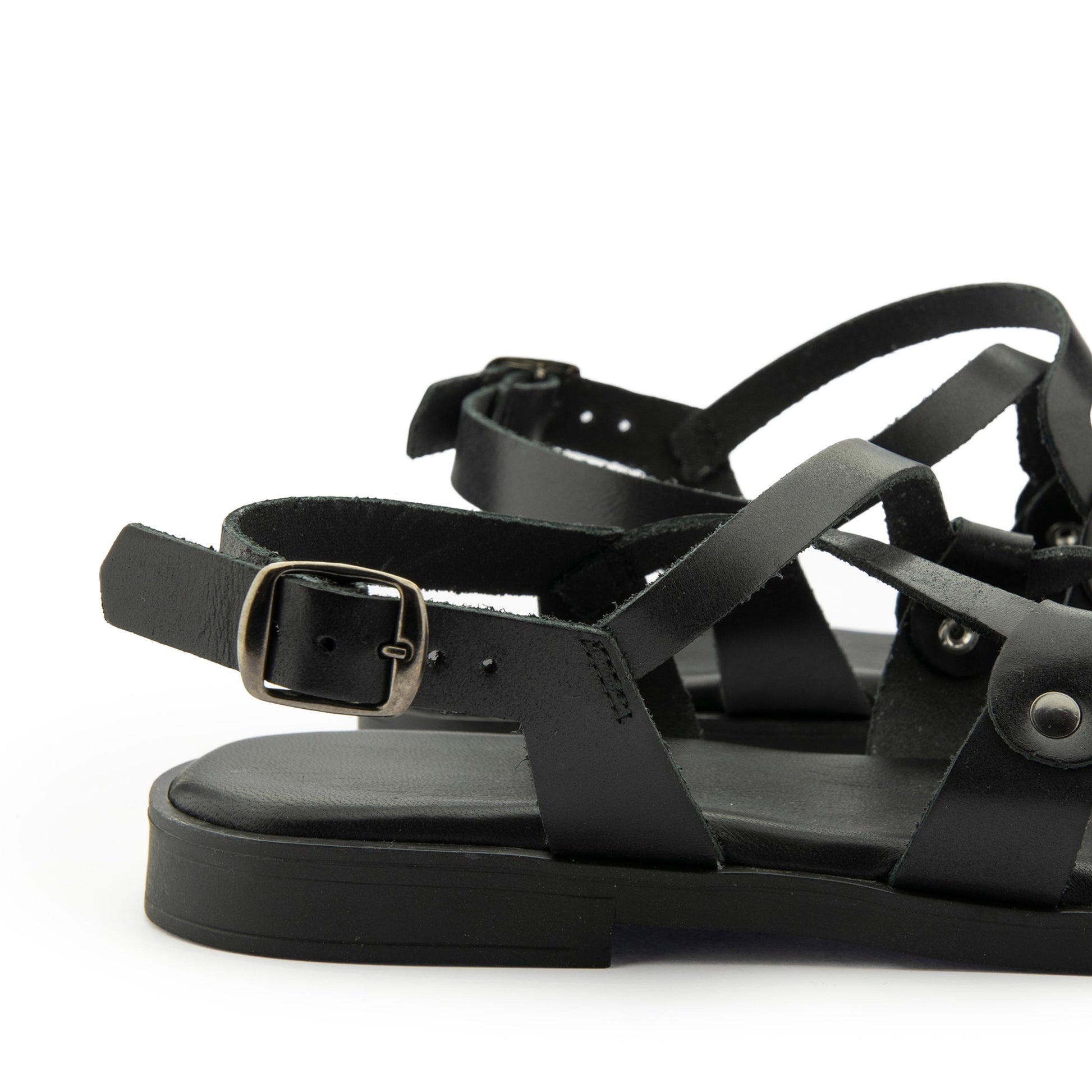 Sandalia plana negro con hebilla S34418 de Pepa & Cris - S34418-20-5.jpg