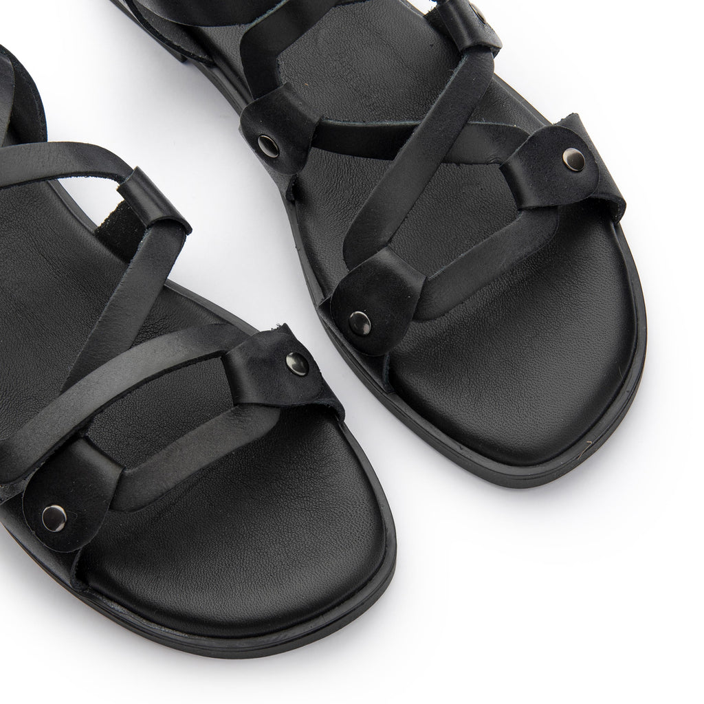 Sandalia plana negro con hebilla S34418 de Pepa & Cris - S34418-20-6.jpg