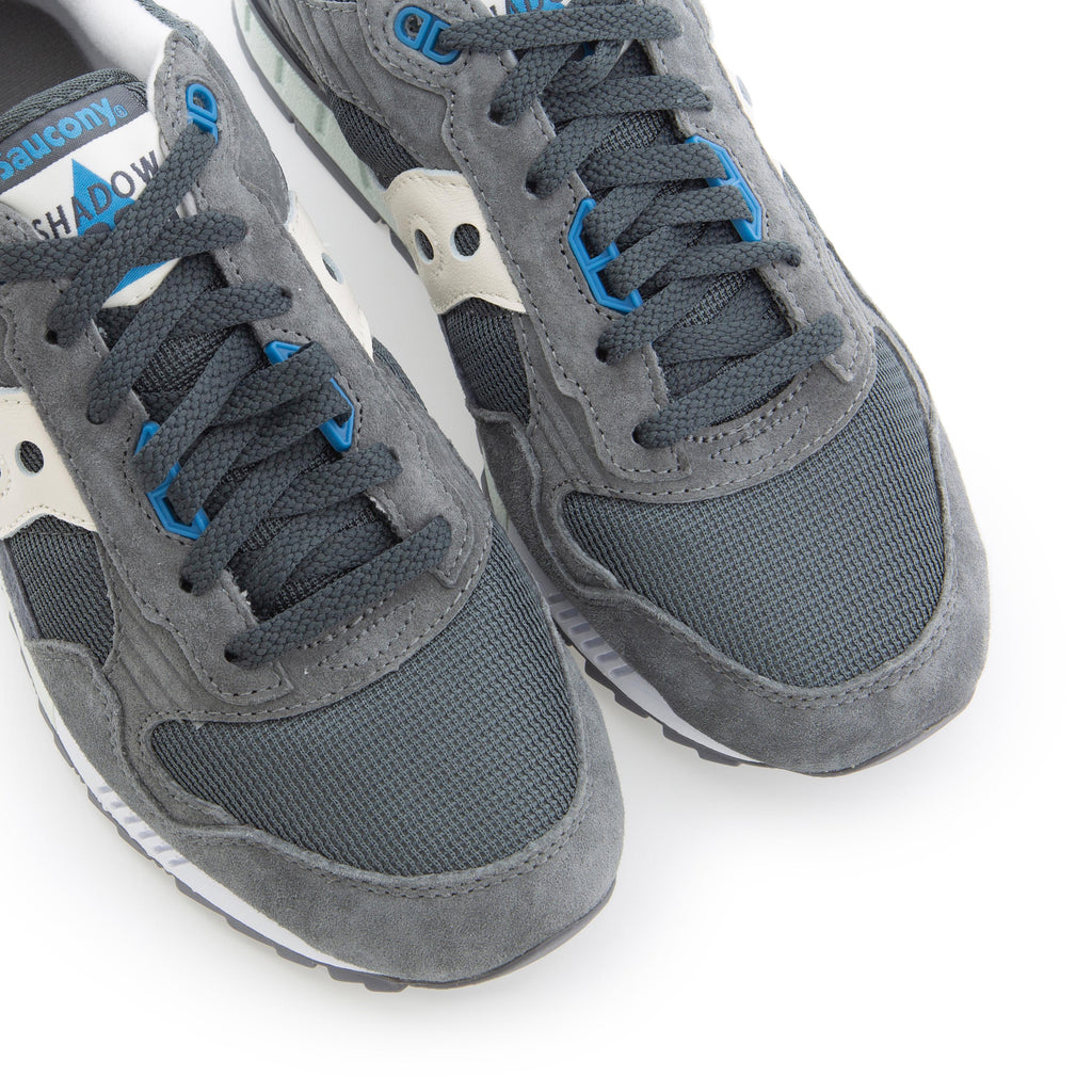 Deportiva serraje gris con cordón SHADOW de Saucony - SHADOW-121-6.jpg