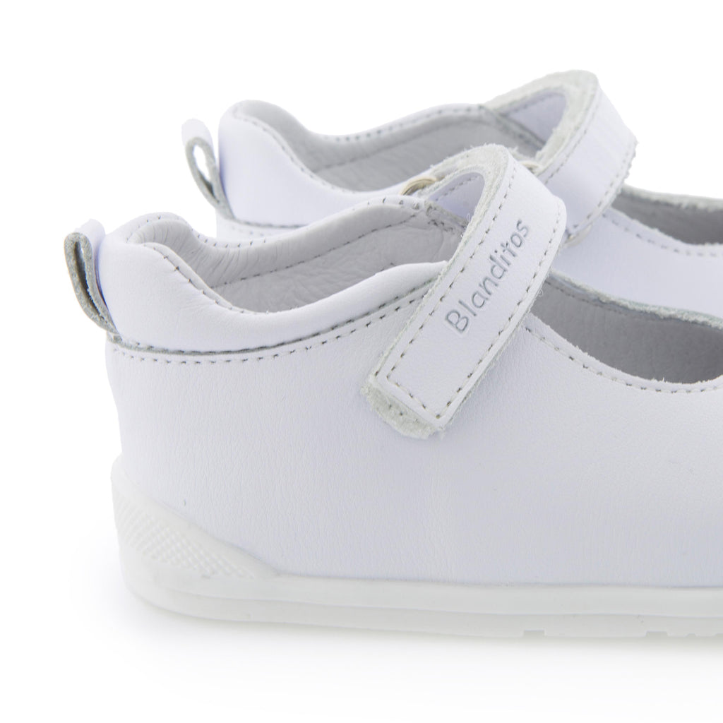 Mercedita barefoot blanco con velcro SOL de Blanditos - SOL-30-5.jpg