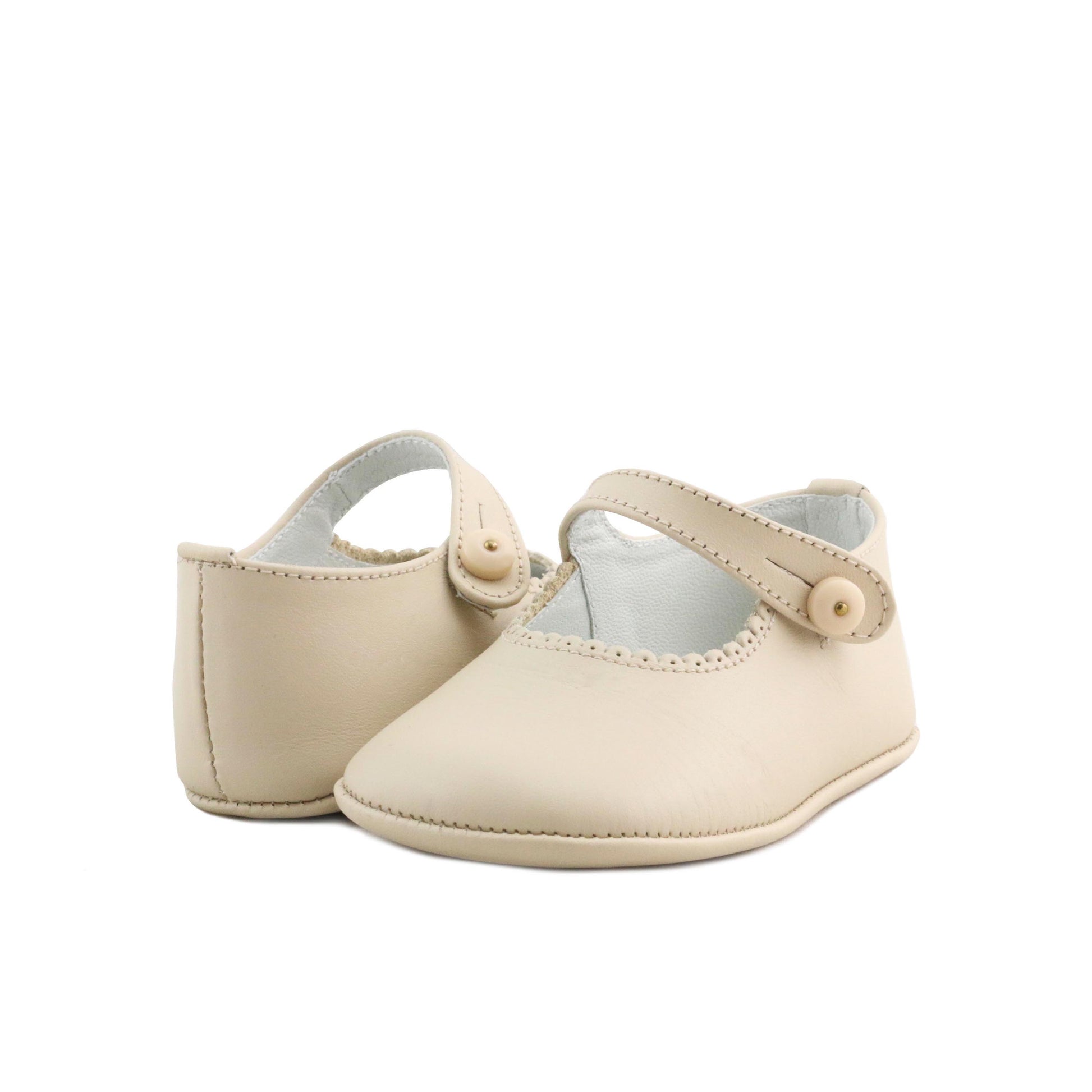 Mercedita beige oscuro con botón SP115 de Jeromín - SP115-0-2.jpg