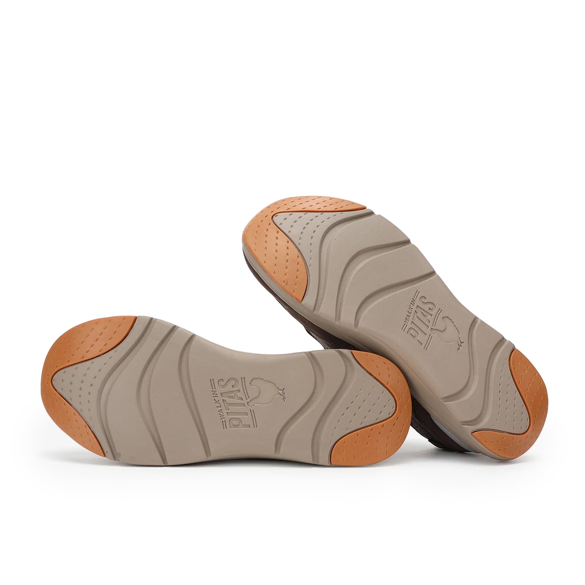 Deportiva marrón para hombre TUI Walk in Pitas. Vista de las suelas.