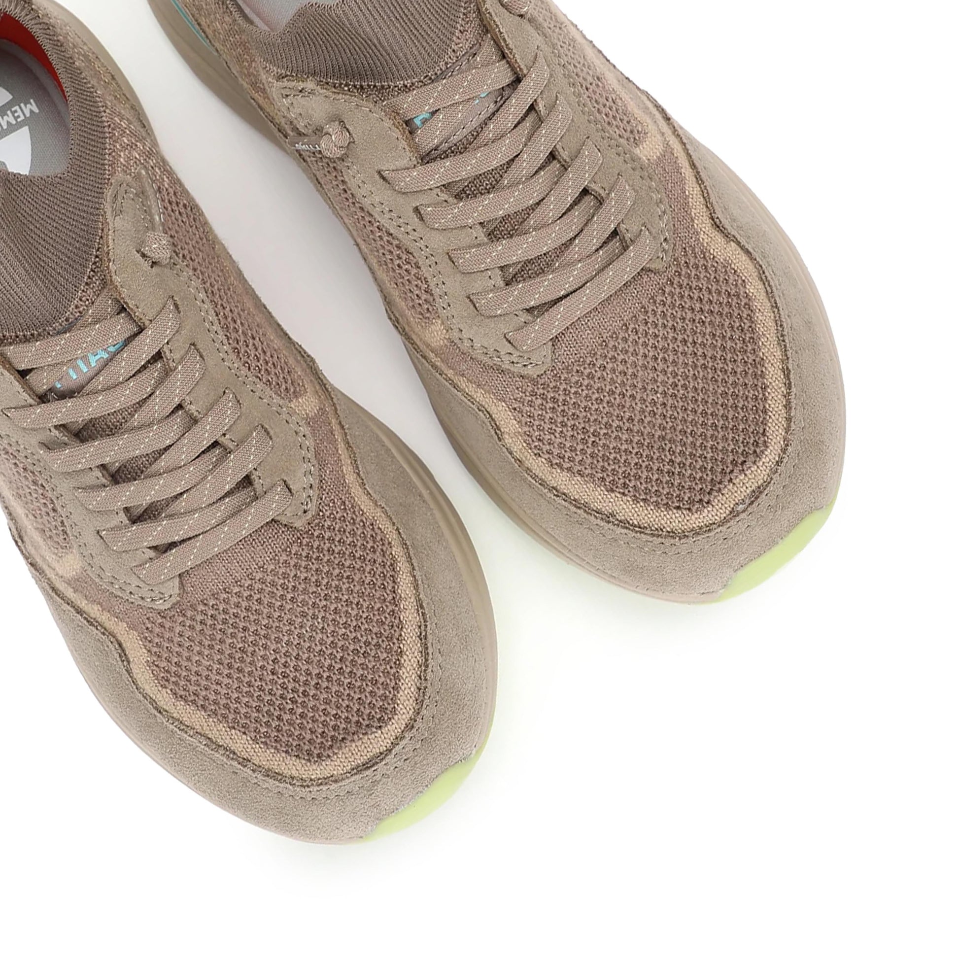Deportiva beige con cordón TUI de Walk in Pitas