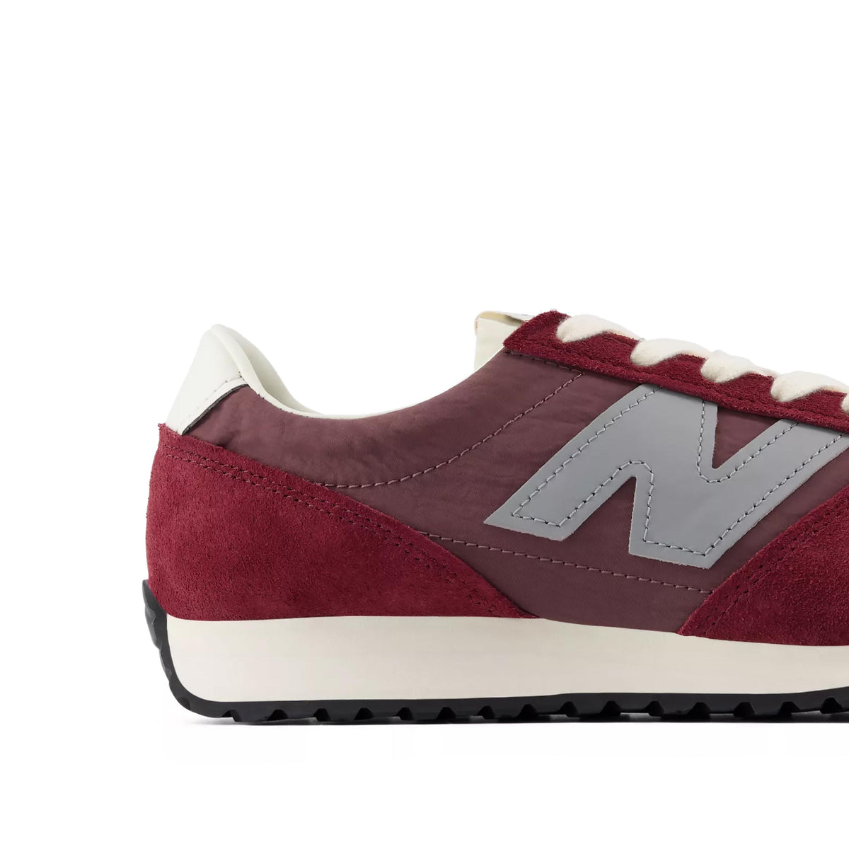 Deportiva burdeos U4717PS New Balance