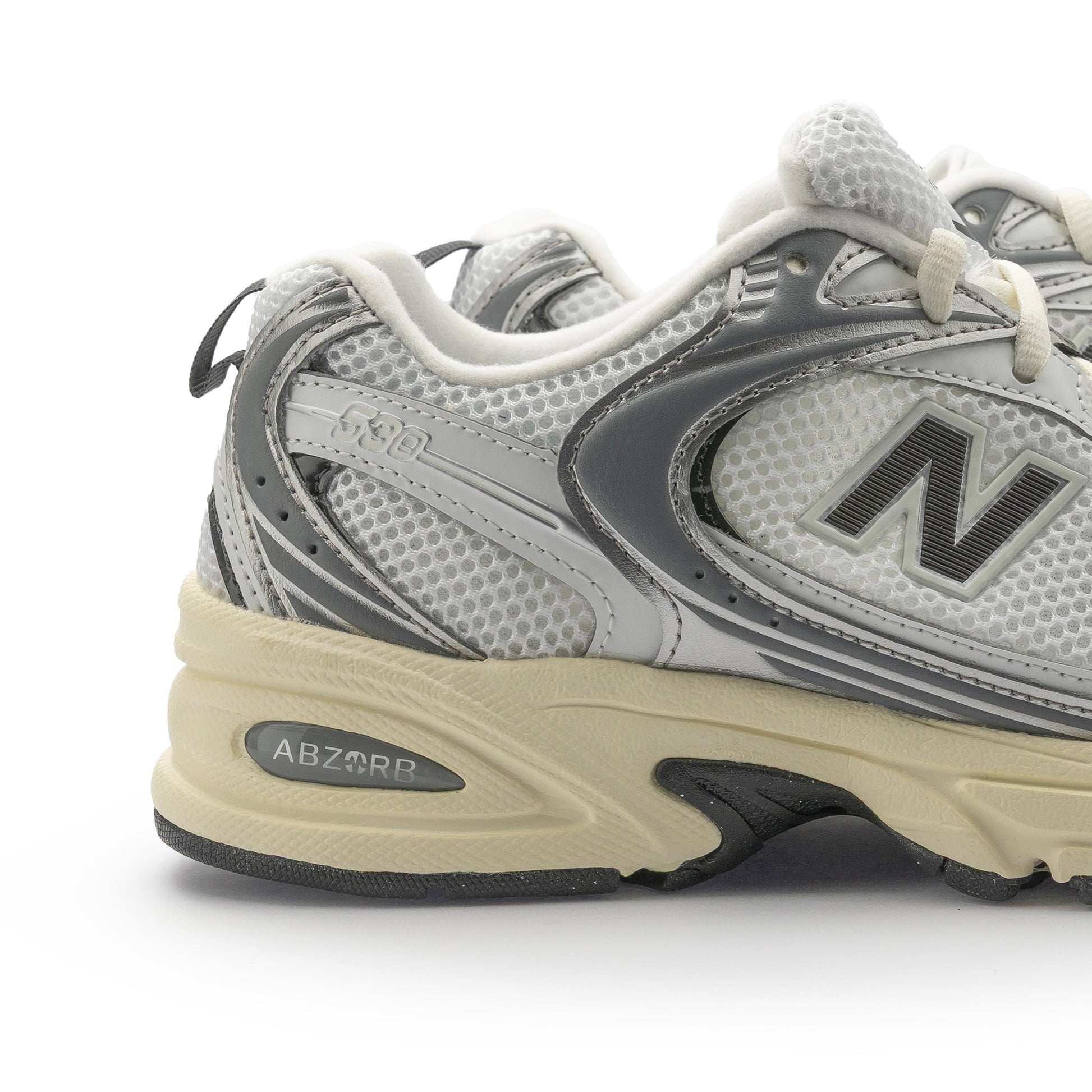 Deportiva blanco/plata/negro con cordón U530ESA New Balance