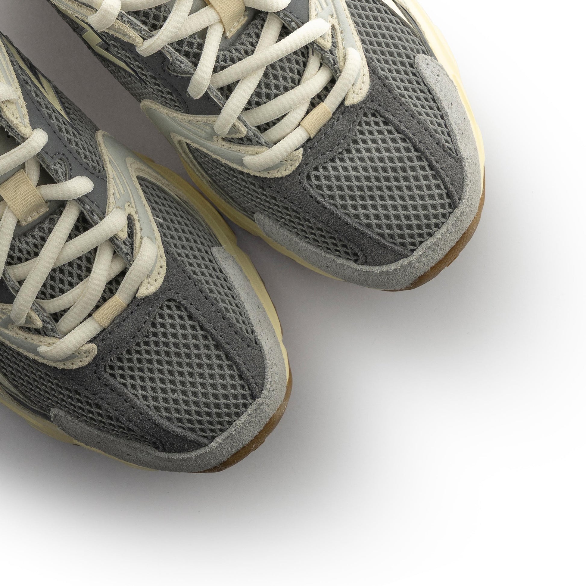 Deportiva gris azulado con cordón U530SUB New Balance