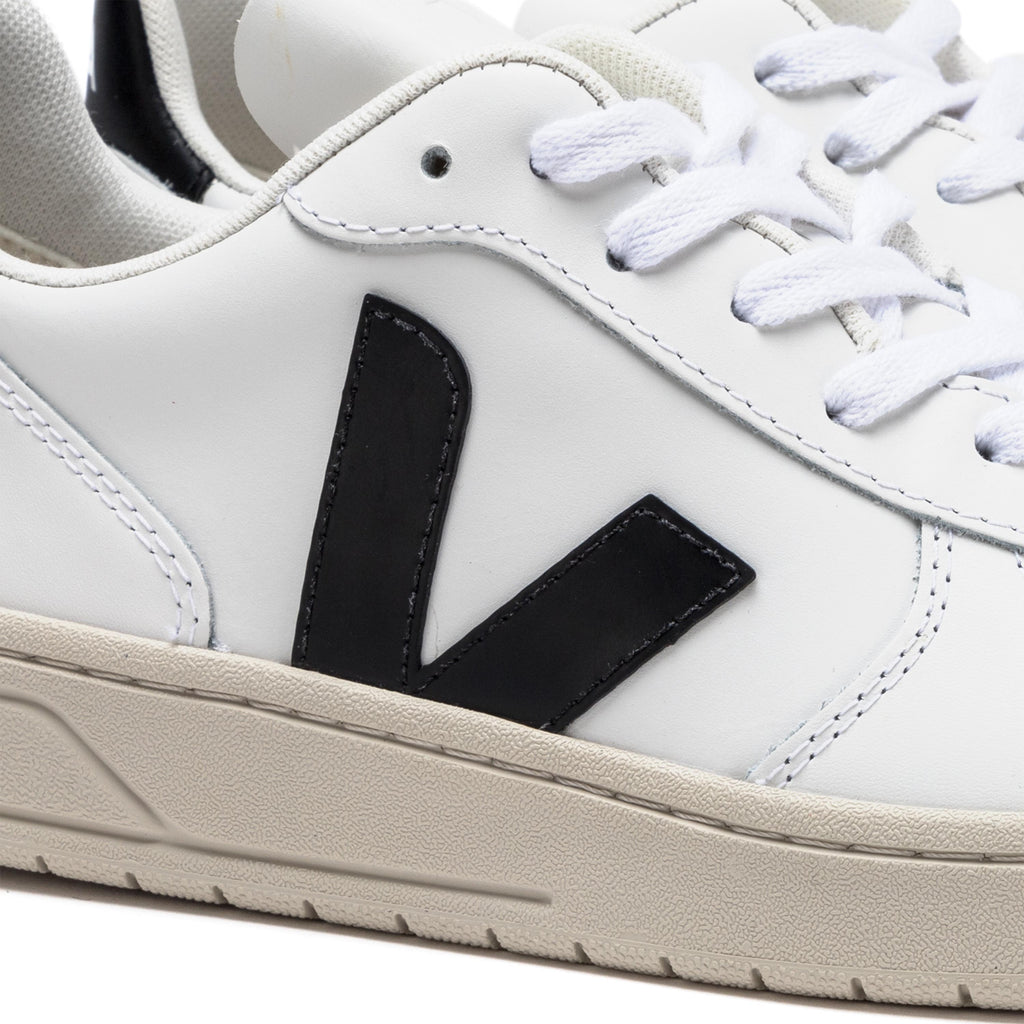 Deportiva blanco/negro con cordón V10 de Veja - V10-385-6.jpg