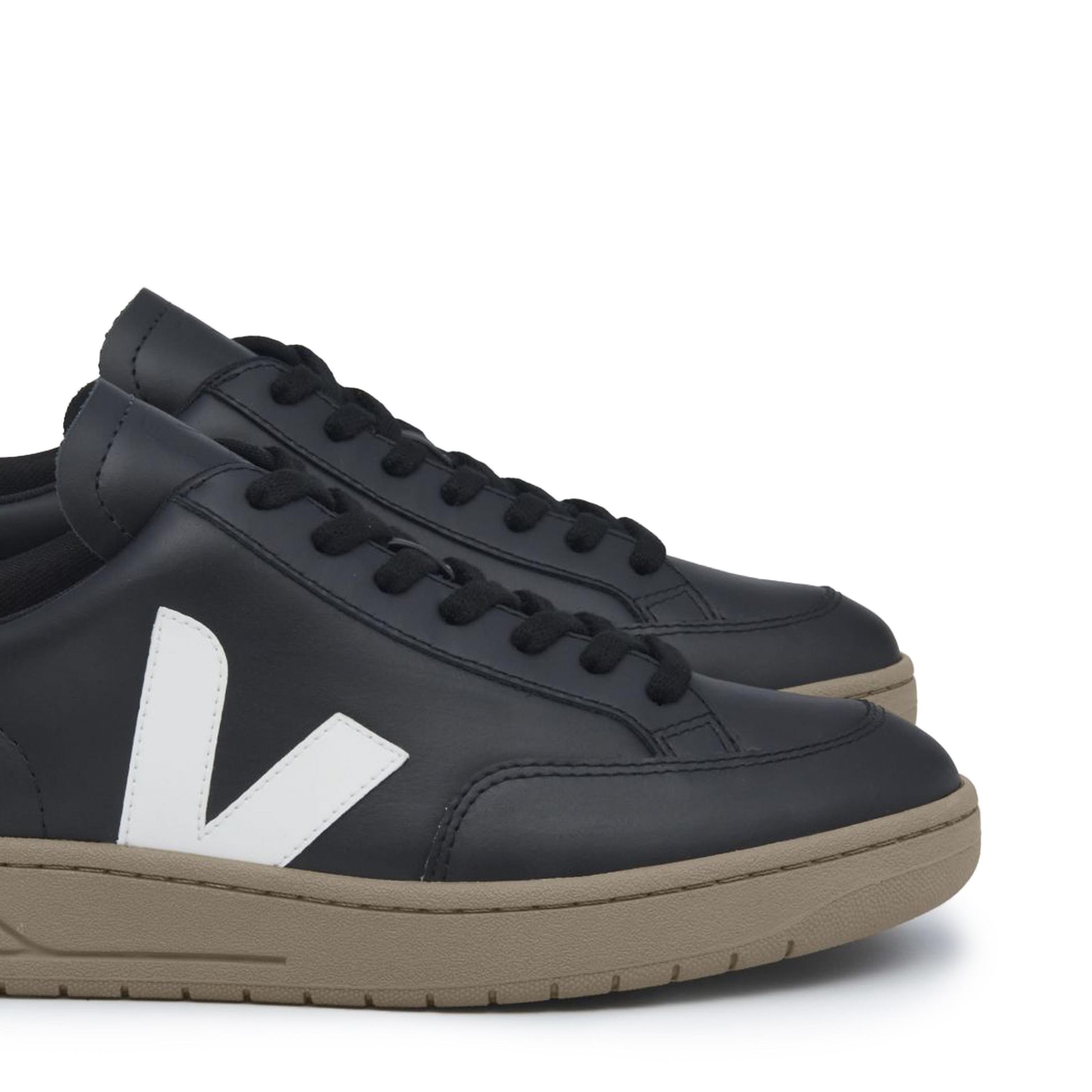 Deportiva negro/blanco con cordón V12 de Veja - V12-291TOSTADO-6.jpg