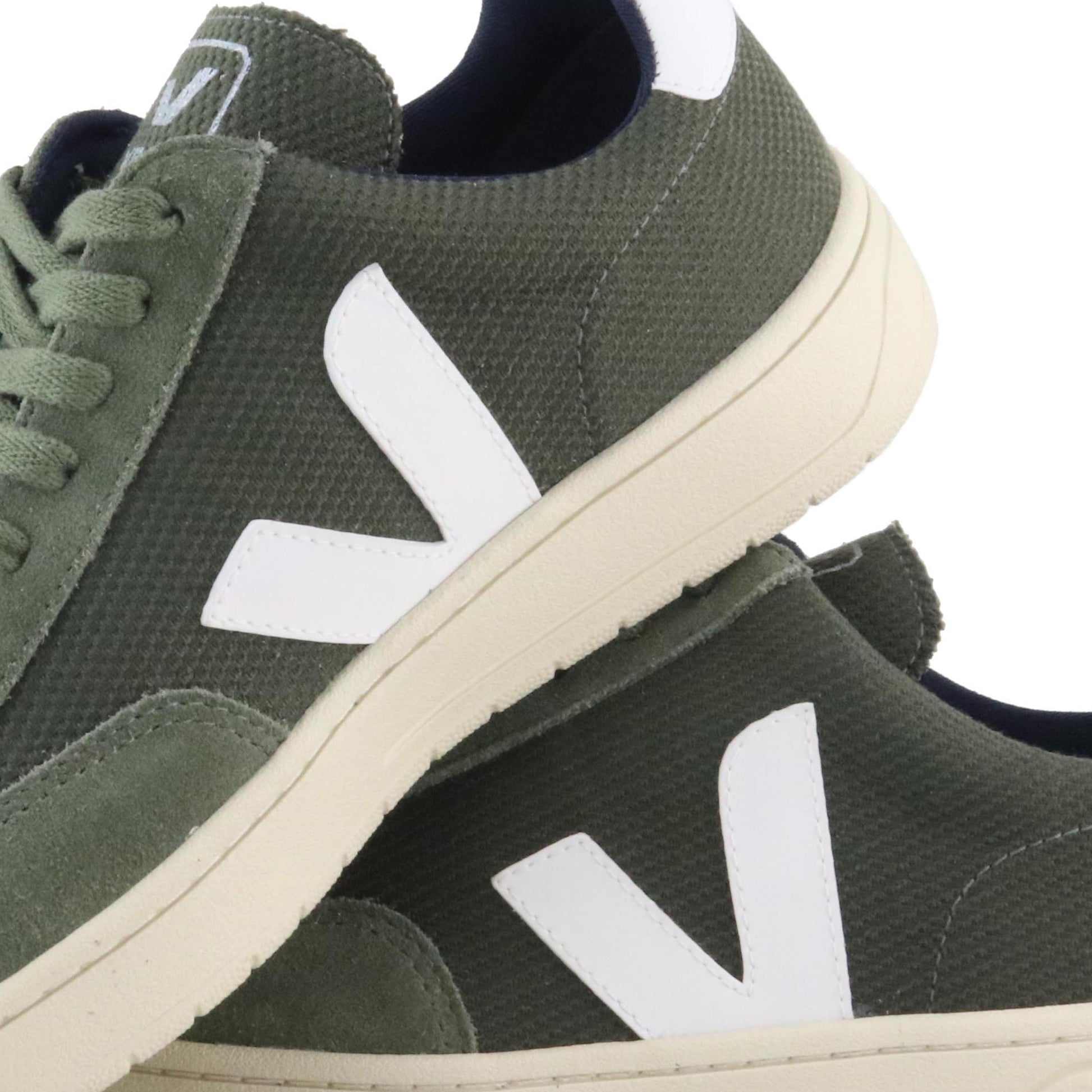 Deportiva kaki con cordón V12 de Veja - V12-33-6.jpg