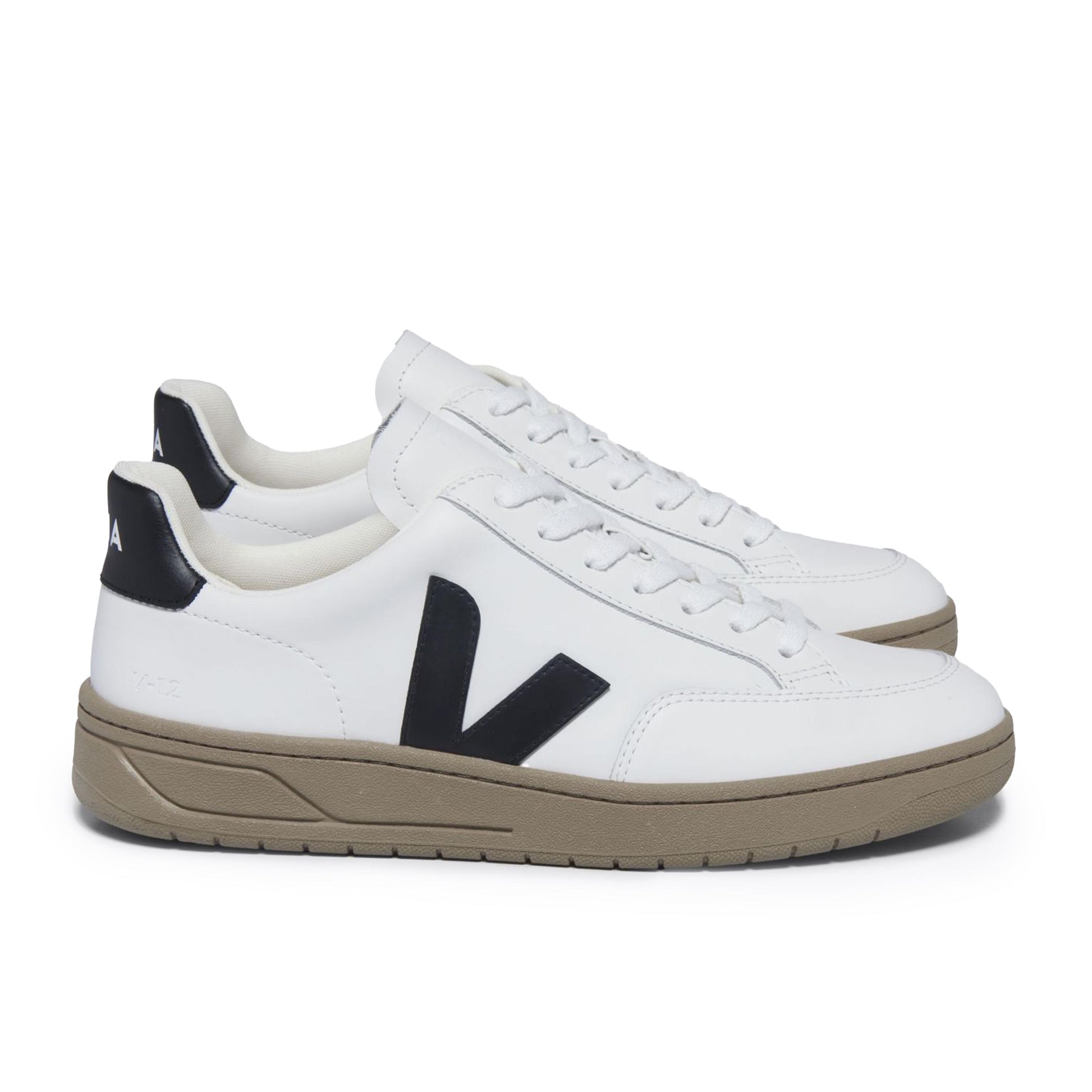 Deportiva blanco/negro con cordón V12 de Veja - V12-385TOSTADO-5.jpg