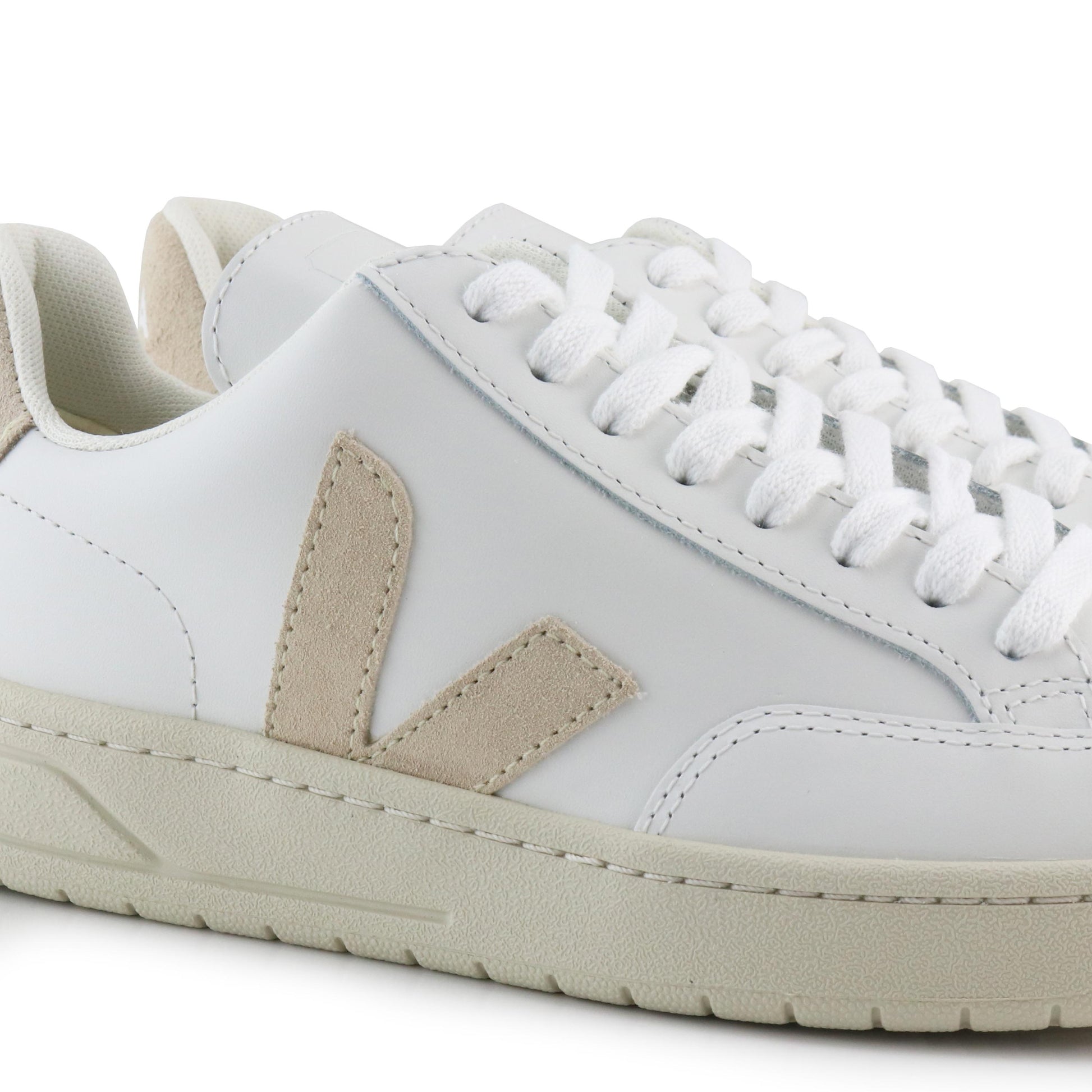 Deportiva blanco/sable con cordón V12 de Veja - V12-439-5.jpg