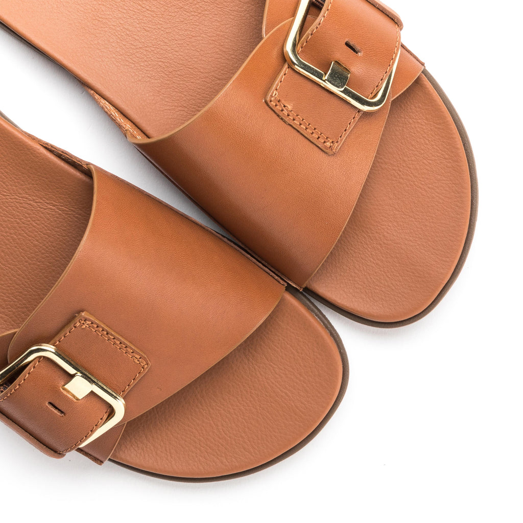 Zueco plano cuero con hebilla SOLIVAN de UGG - SOLIVAN-19-6.jpg