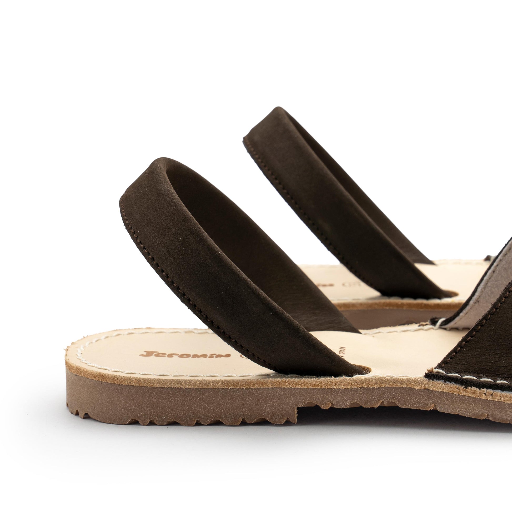 Menorquina plana nobuk marrón 1040 de Jeromín - 1040-36-5.jpg