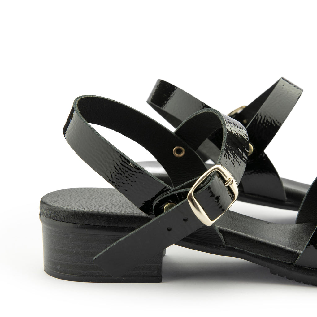 Sandalia charol negro de hebilla S115523 Pepa&Cris - S115523-24-5.jpg