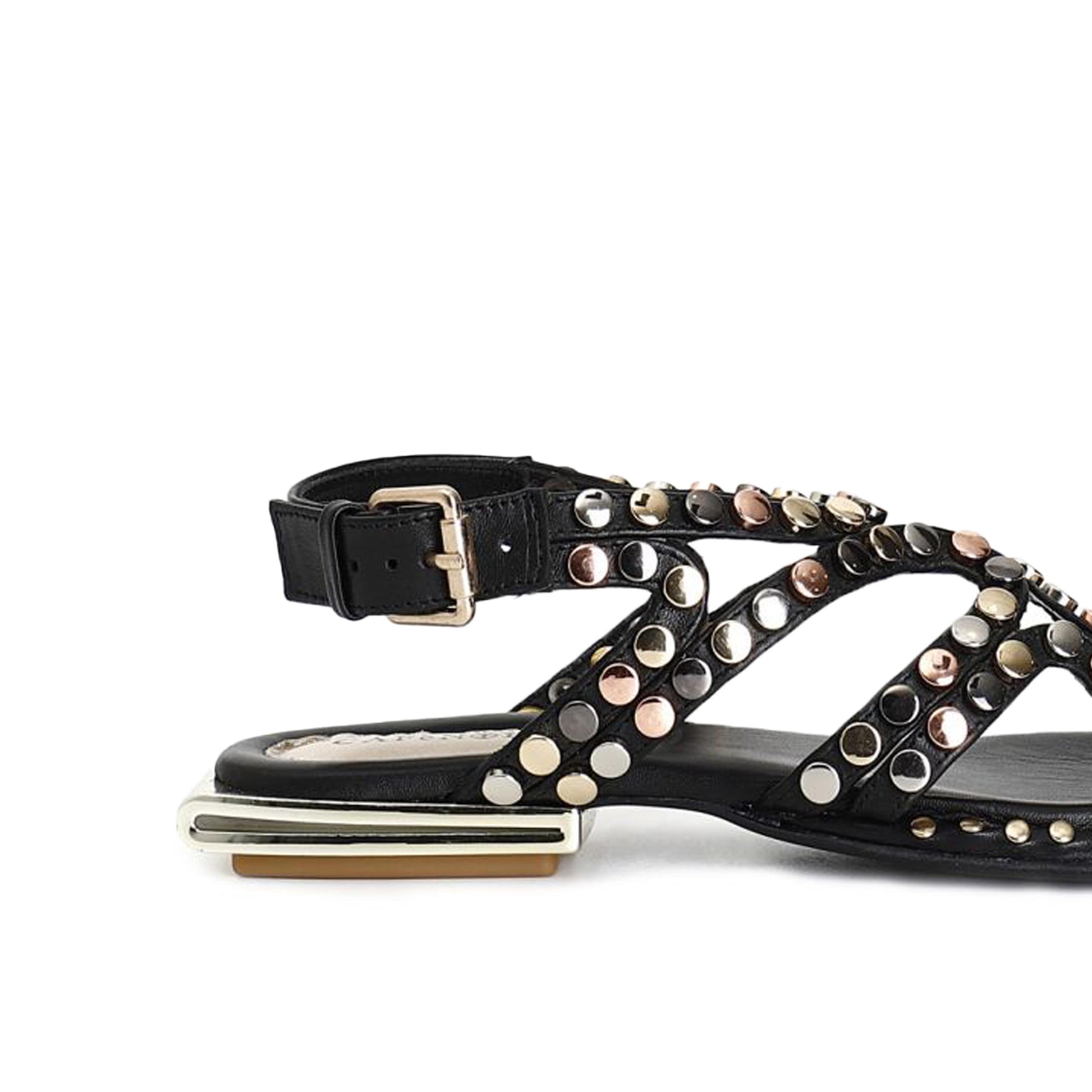 Sandalia plana negro con hebilla GF2102 de Café Noir - GF2102-20-3.jpg