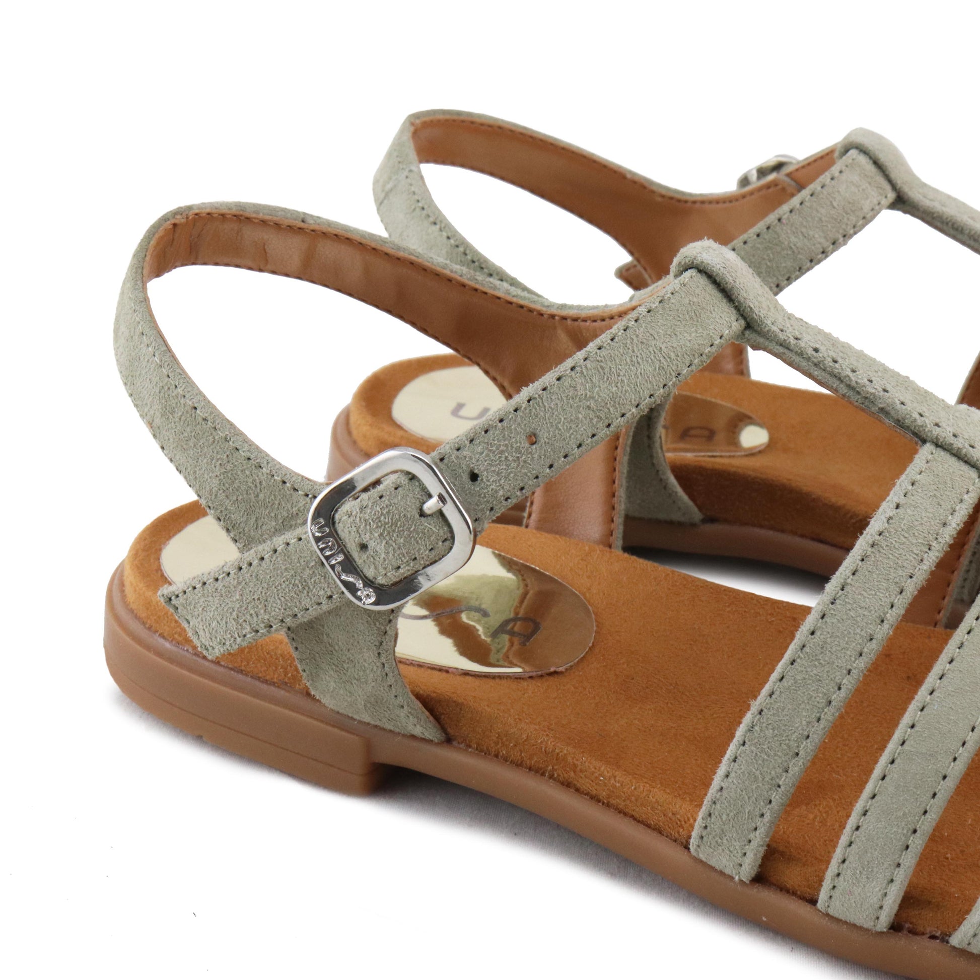 Sandalia plana verde gris con hebilla LOKE de Unisa - LOKE-194-5.jpg