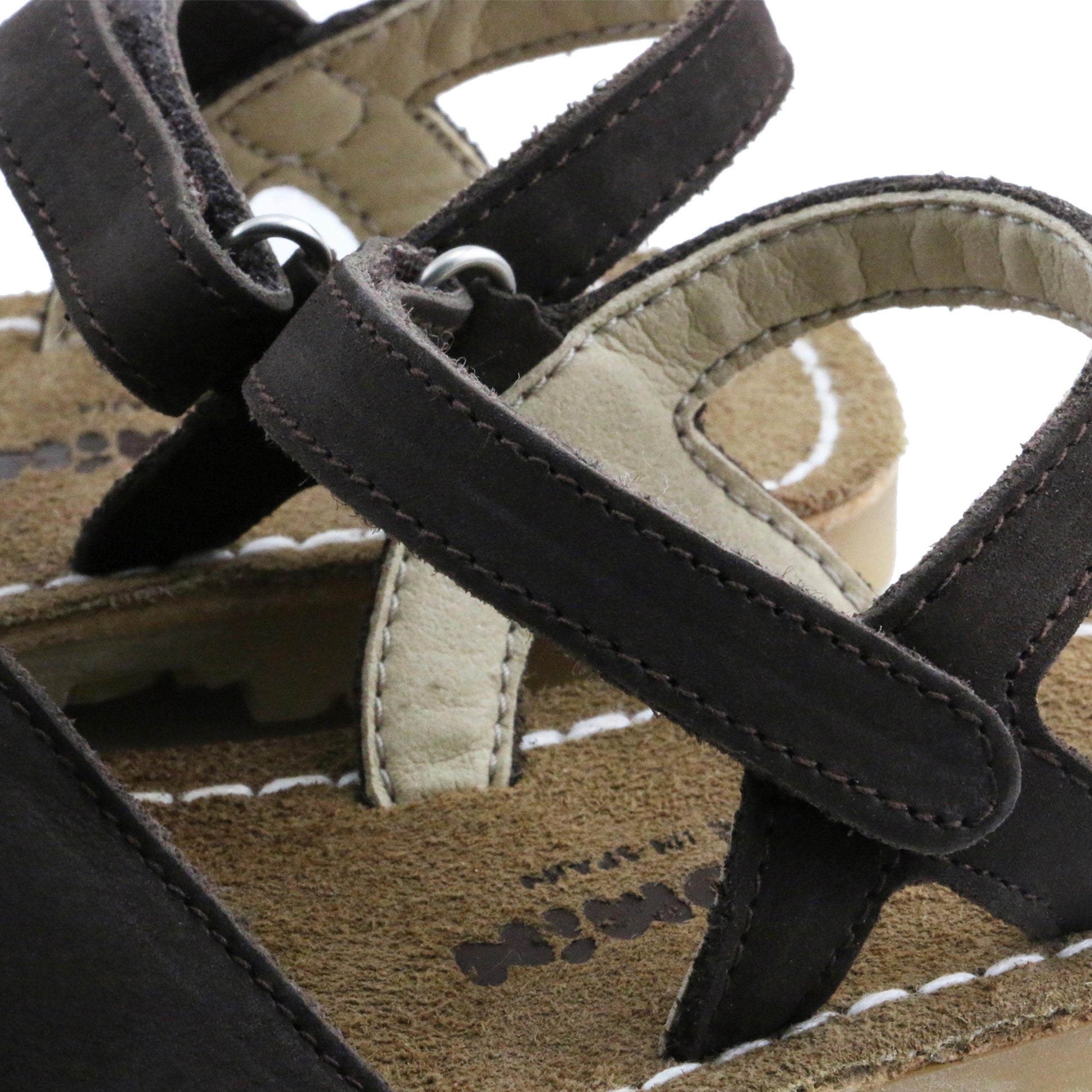 Menorquina plana nobuk marrón con velcro CRUZ Jeromín - CRUZ-36-6.jpg