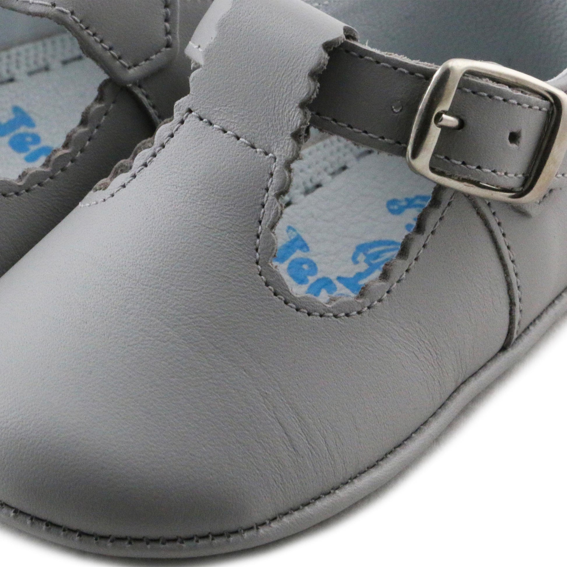 Pepito gris claro con hebilla SP120 de Jeromín - SP120-17-6.jpg