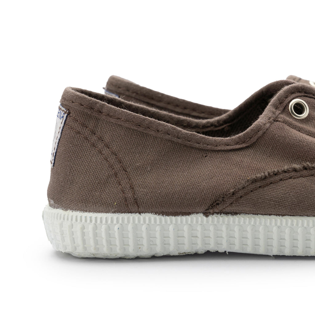 Zapatilla marrón con elástico 88088 de La Cadena - 88088-12-5.jpg