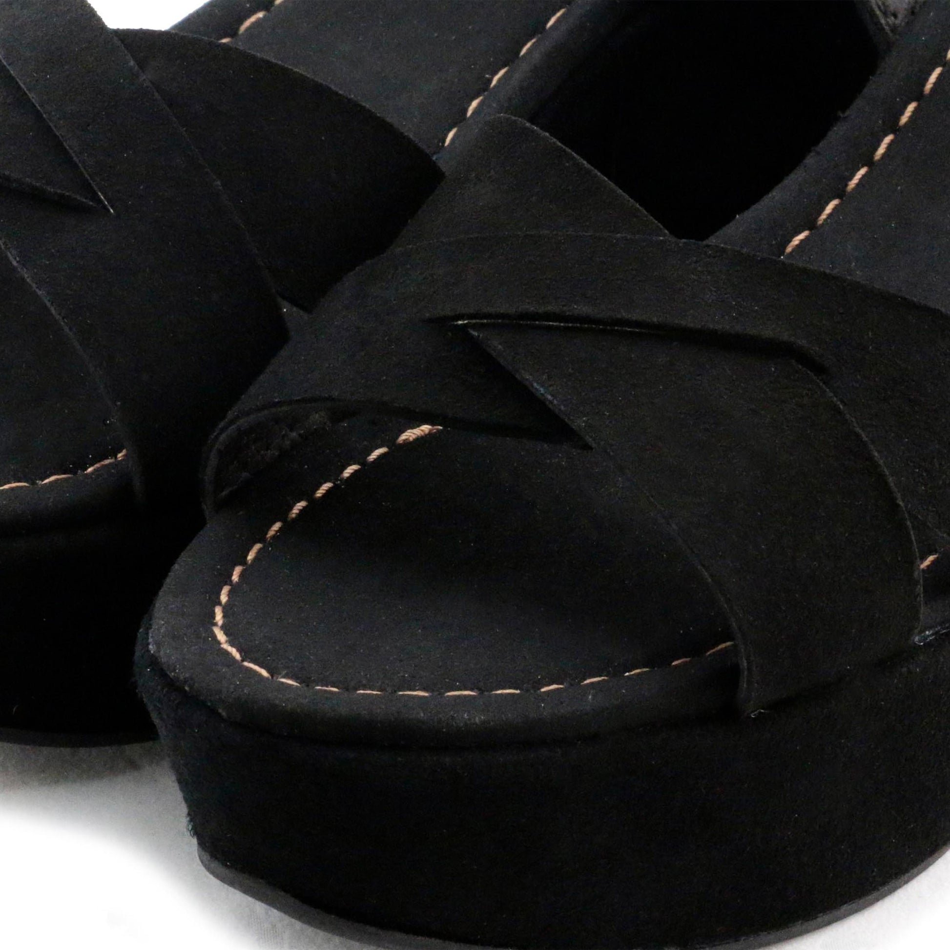 Sandalia de plataforma ante negro con hebilla PLAFOR Jeromín - PLAFOR-31-6.jpg