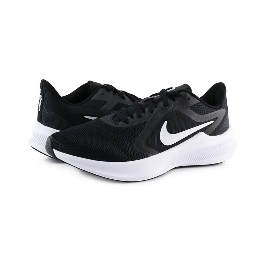 Deportiva negra y blanca con cordón Downshifter 10 Nike
