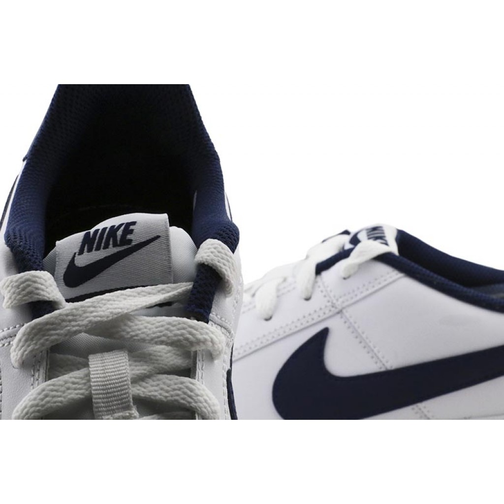 Deportiva blanca con simbolo azul con cordón Nike 