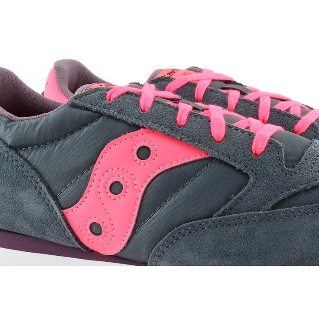 Zapatilla deportiva gris con cordón y logo rosa Saucony Jazz