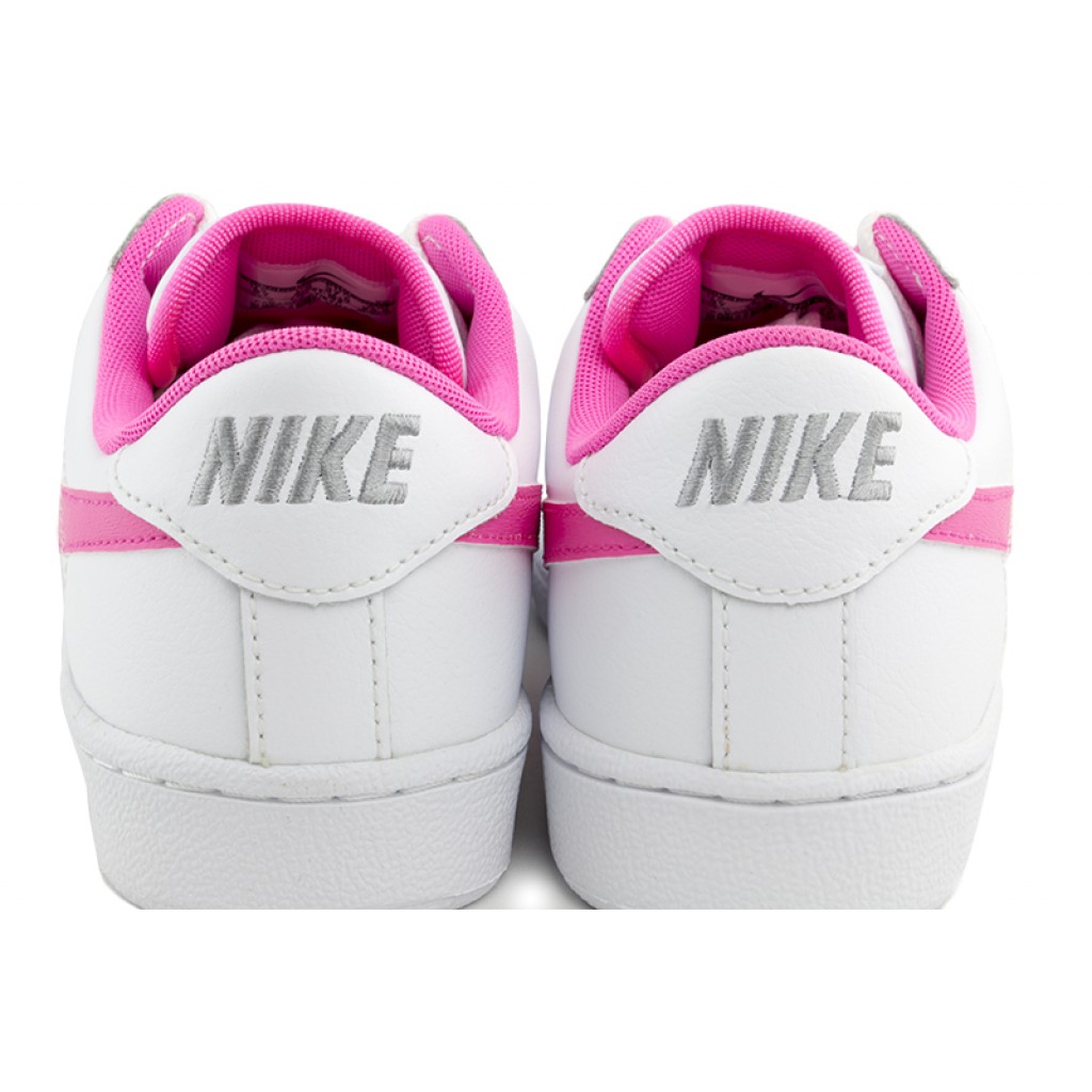 Deportiva piel blanca con símbolo rosa chicle Nike Tennis