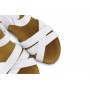 Sandalia piel blanca con tres tiras cruzadas y hebilla Pepa & Cris