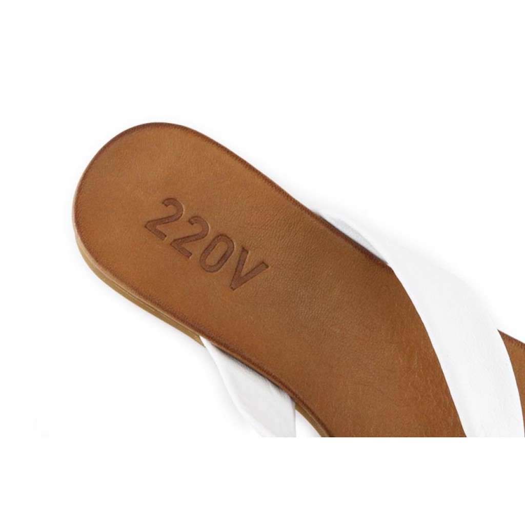 Sandalia de dedo en piel blanca Kotor 220V