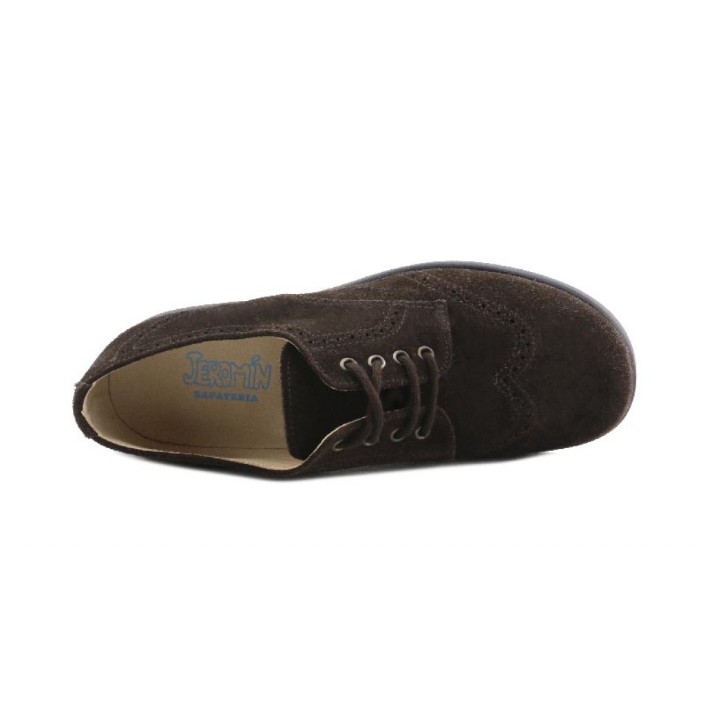 Zapato ingles picado en ante marrón con cordón Jeromín