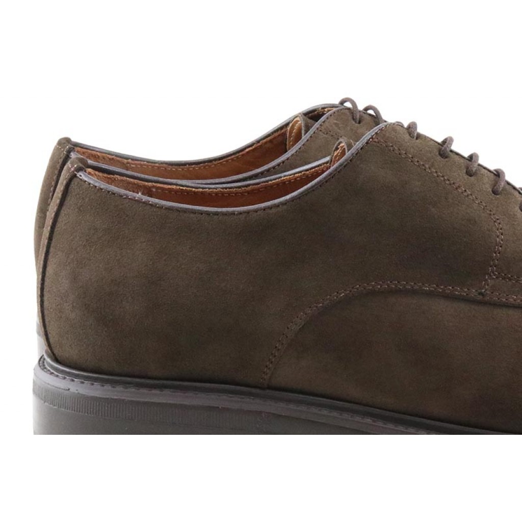 Zapato ligero con cordón en ante marrón Gil´s Classic para Jeromín